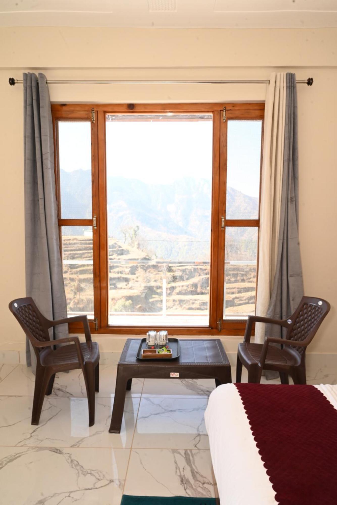 Himalayan Hill Top Resort Kanatal Exterior photo