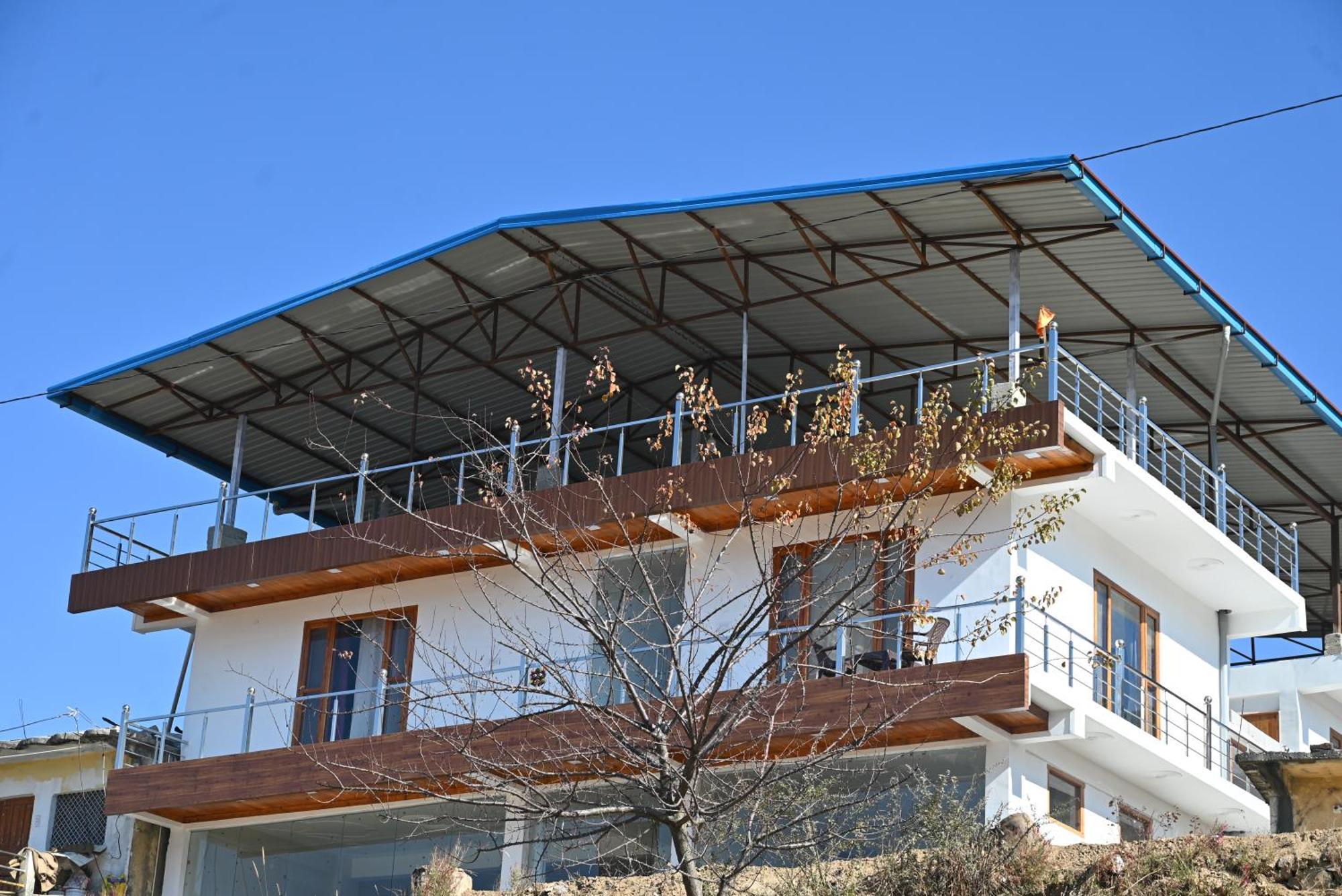 Himalayan Hill Top Resort Kanatal Exterior photo