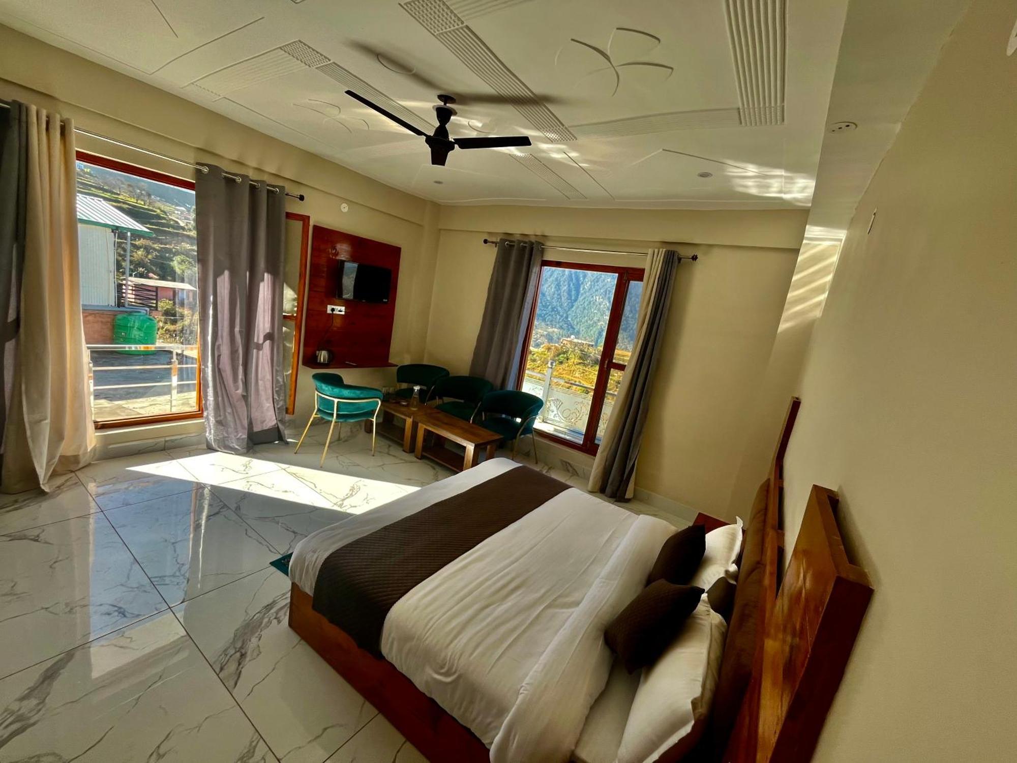 Himalayan Hill Top Resort Kanatal Exterior photo
